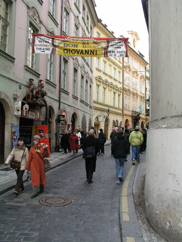 P3280011