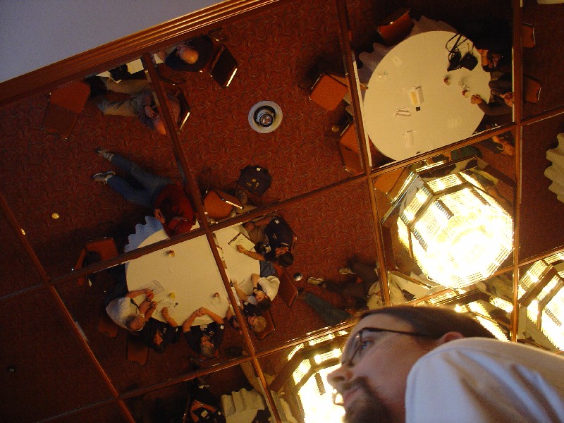 DSC02550 P� eftermiddagen v�ntar fler m�ten