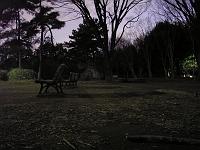 070310_park Vi skulle spana efter harajukukldda personer i parken i Harajuku. Men vi var nog dr fr tidigt p kvllen. Var ganska tomt.